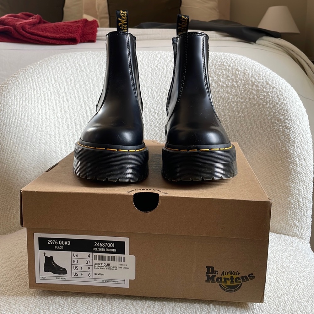Dr Martens 2976 Quad Chelsea Boots
